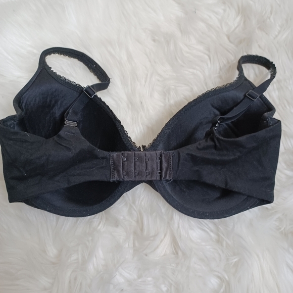 Victoria's Secret Body By Victoria Perfect Coverage black bra 32DDD - Picture 2 of 4